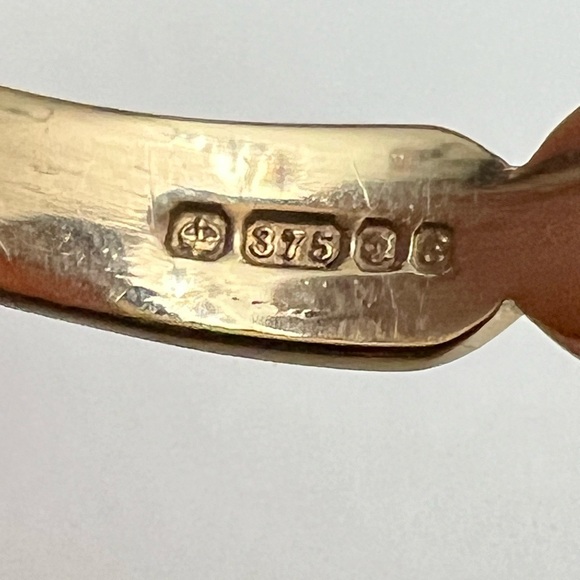 9k Gold Vintage Coral Ring with Matching 14k Coral Pendant - Picture 9 of 16